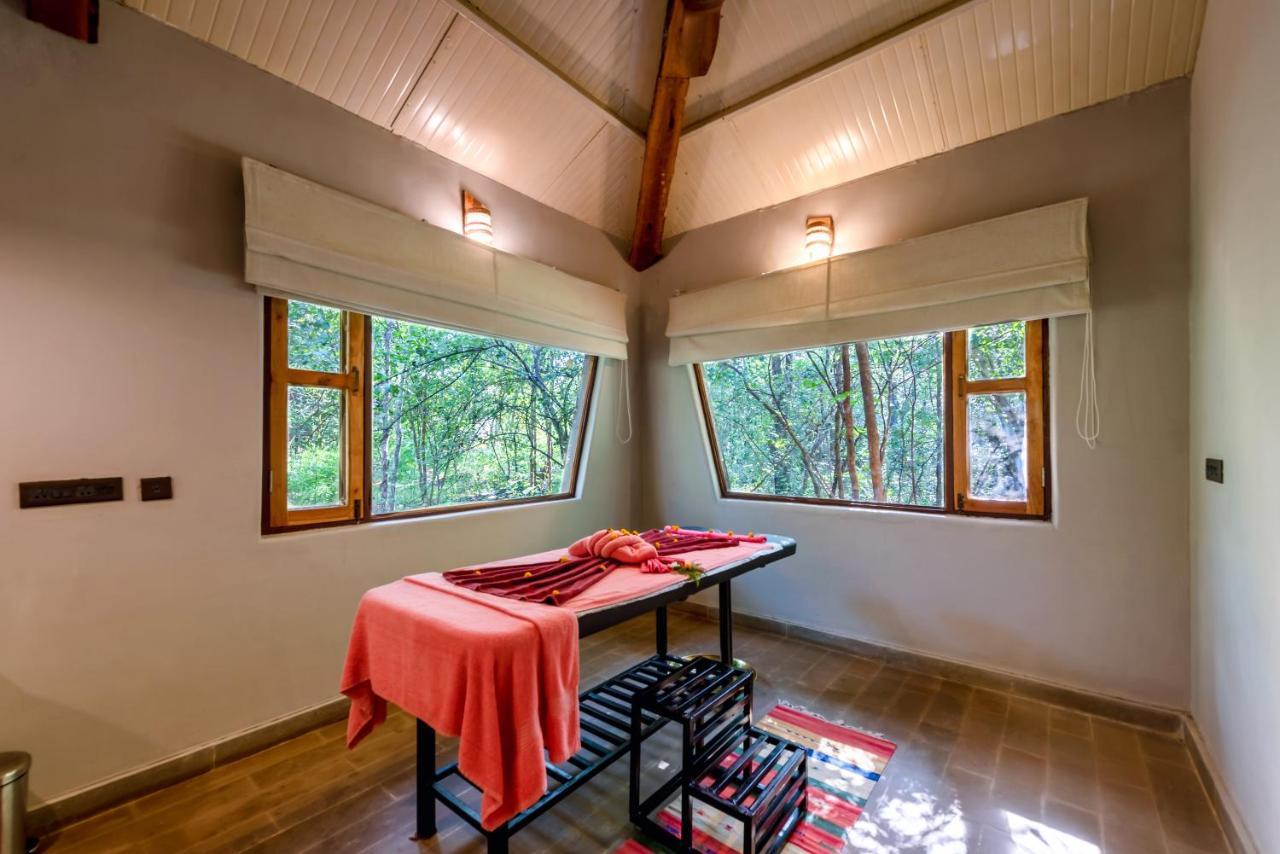 Kanha Jungle Camp Exterior photo