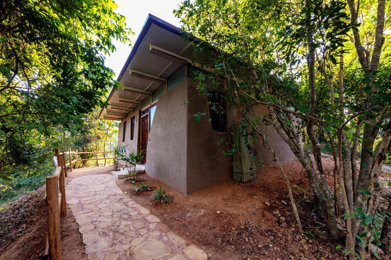 Kanha Jungle Camp Exterior photo