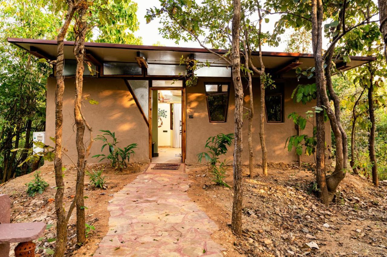 Kanha Jungle Camp Exterior photo